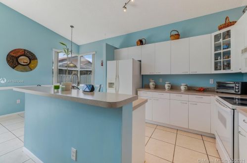 15726 16 Ct, Hollywood FL 33026-0509 exterior