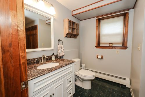 100 Mount Delight Rd, Deerfield NH  03037-1318 exterior