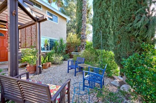18846 Vicci St, Santa Clarita, CA 91351-3436