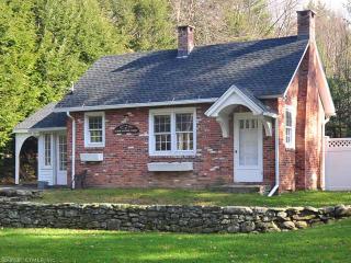 104 Wallens Hill Rd, Winsted, CT 06063-4408