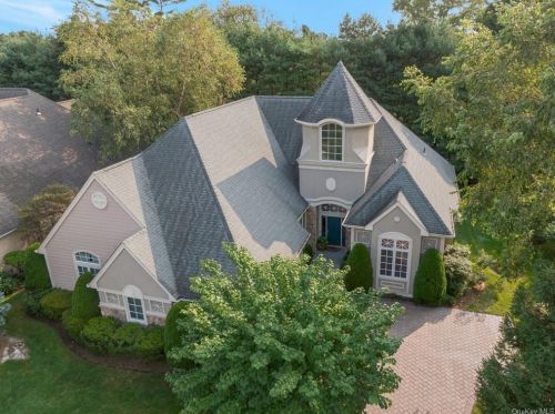 41 Stony Gate Oval, New Rochelle, NY 10804-2538