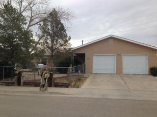 872 Lancelot St, Los Lunas NM  87031-8625 exterior