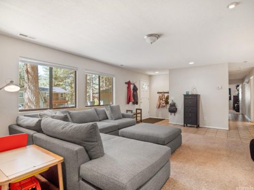 2582 Humboldt St, South Lake Tahoe CA  96150-7227 exterior