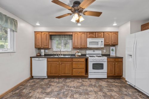 213 Northmont Dr, Verona PA  15147-2949 exterior