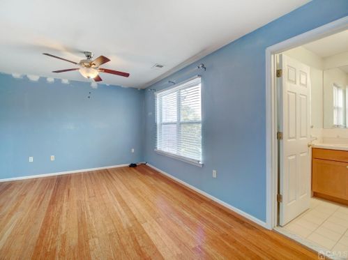 558 Great Beds Ct, Perth Amboy NJ  08861-5202 exterior