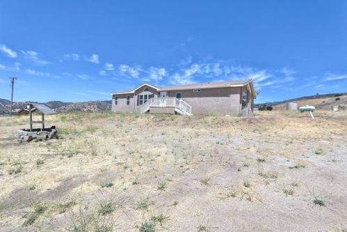 13739 Umtali Rd, Tehachapi, CA 93561-8192