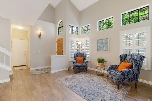 372 Turin St, Calabasas CA  91377-5527 exterior