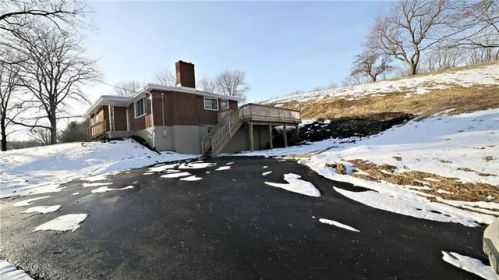 561 Gas Valley Rd, Georgetown, PA 15043-1017