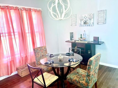 37 Beacon St, Middletown NY 10940-4733 exterior