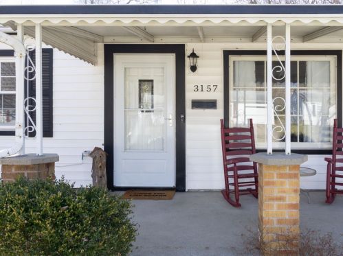 3157 Elkhorn Dr, Cincinnati, OH 45251-2208