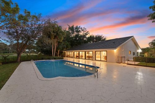 4315 Lakewood Dr, Delray Beach FL  33445-9004 exterior