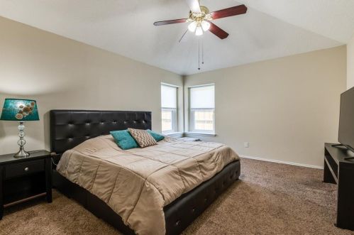 6705 Wayfarer Trl, Fort Worth TX  76137-1662 exterior