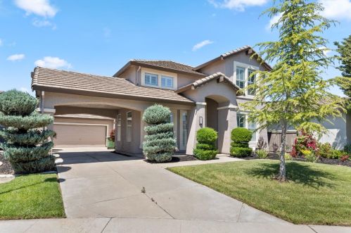 2321 Barn Swallow Ct, Elk Grove CA  95757-8140 exterior