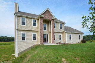 1748 Scenic Dr, Kewaskum WI  53040-9713 exterior