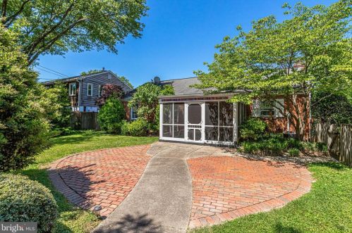 2901 Linden Ln, Falls Church VA  22042-2313 exterior