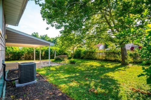 224 Holly Dr, Roselle NJ  07203-1915 exterior