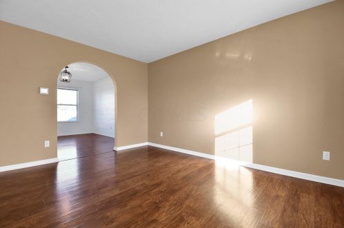 135 Spring Flower Way, Pataskala OH 43062-6997 exterior