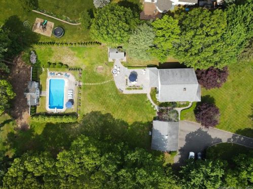65 Bishop St, North Haven, CT 06473-2032