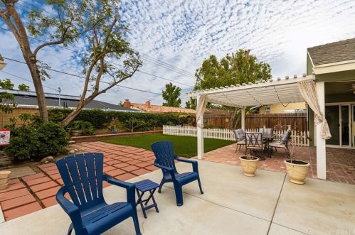 2717 Palmyra Ave, Orange CA 92869-4762 exterior