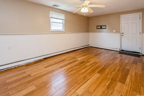 235 Farmers Ave, North Lindenhurst NY  11757-1815 exterior