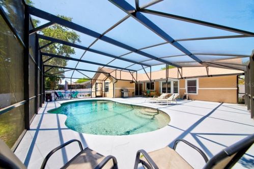 3424 Fox Holw Dr, Orlando FL 32829-8781 exterior