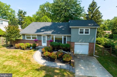 208 Wordsworth Dr, Wilmington, DE 19808-2343