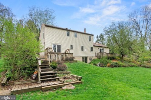4 Stephen Dr, Glen Mills PA  19342-8803 exterior