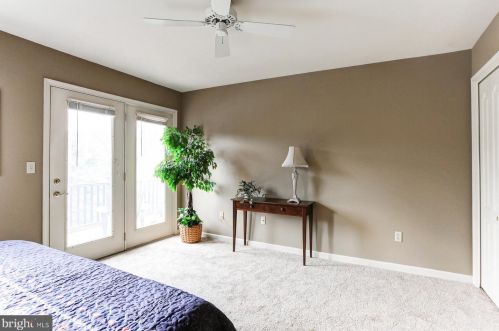 1046 Country Hill Dr, Harrisburg PA  17111-4655 exterior