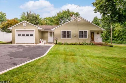 502 Ridge Rd, West Milford Lakes, NJ 07480-1940