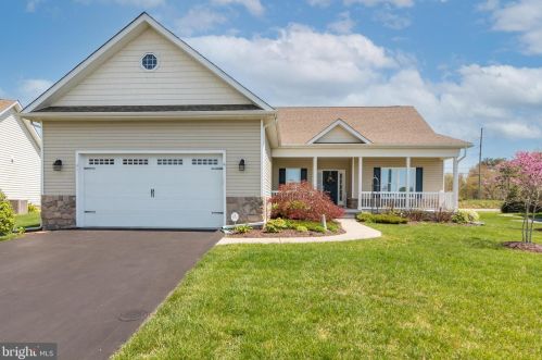 41 Golden Eagle Dr, Millville, DE 19970-3264