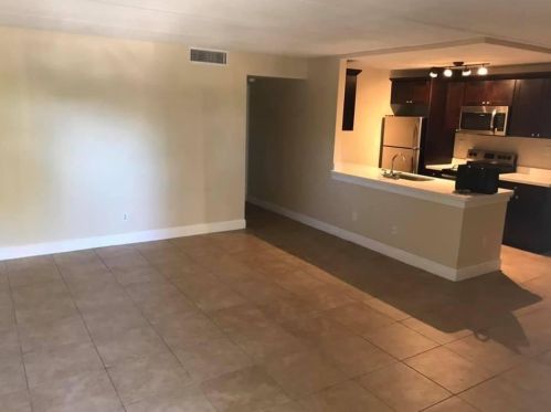 409 Meadows Cir, Boynton Beach, FL 33436-8924