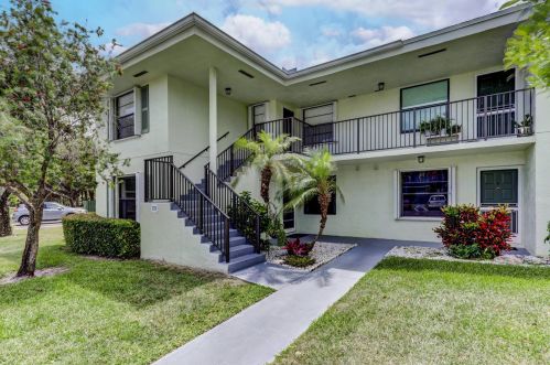 1701 Sabal Ridge Cir, West Palm Beach, FL 33418-8958