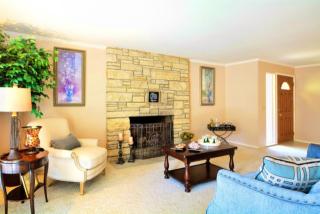 2 Victoria Rise, Monterey, CA 93940-4115