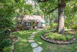 808 Neartop Dr, Nashville, TN 37205-1318