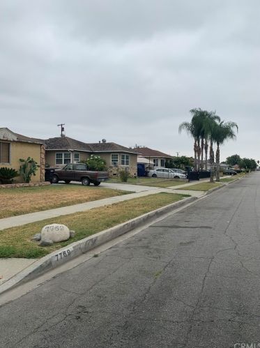 7763 Crossway Dr, Pico Rivera, CA 90660-4407