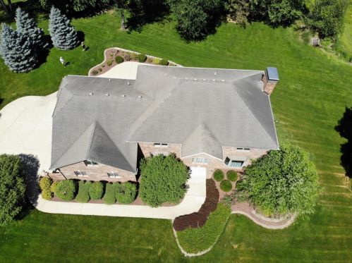 2001 William Dr, Valpo IN  46385-8173 exterior