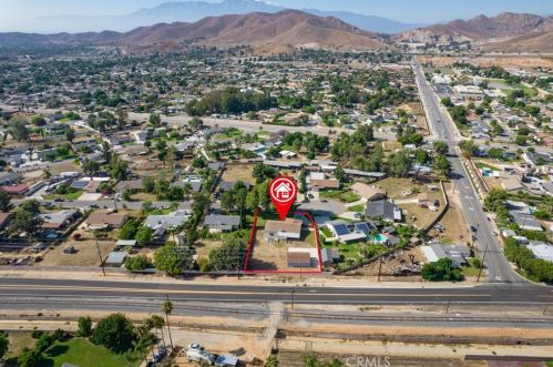 8273 Santiago Cir, Riverside CA  92509-7113 exterior