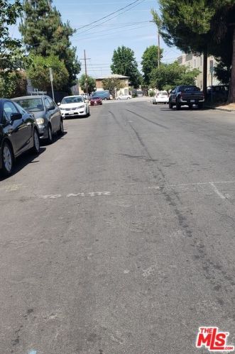 16038 Hartland St, Van Nuys CA 91406-4520 exterior