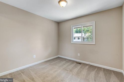 601 Clearwater Ct, Herndon VA  20170-4125 exterior