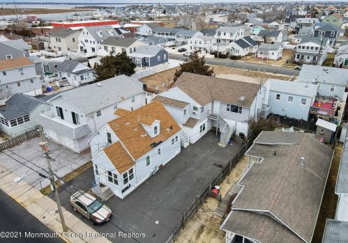 250 Hancock Ave, Pelican Island NJ  08751-2043 exterior