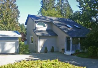11926 Shoreview Dr, Olympia, WA 98512-9061