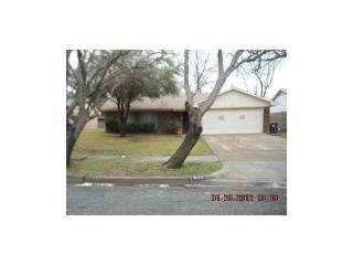 822 Poinsettia Dr, Lancaster TX  75146-2224 exterior