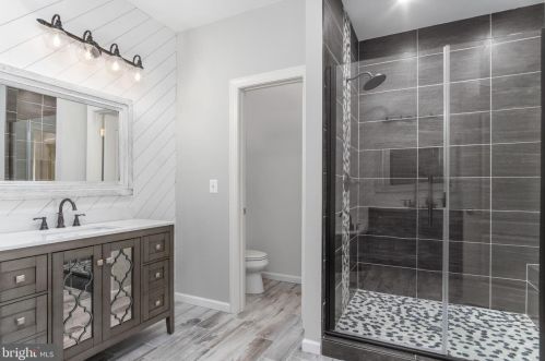 22476 Dinah Pl, Leesburg VA 20175-4808 exterior