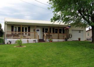 422 Washington Ave, Newport, TN 37821-3931