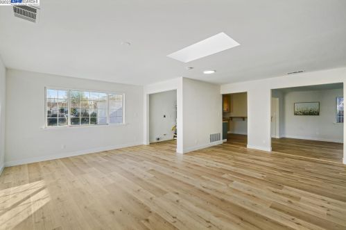 2954 Clearland Cir, West Pittsburg CA  94565-3243 exterior