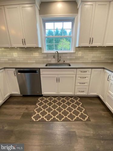 55 Kings Ct, Swedesboro NJ  08085-5033 exterior