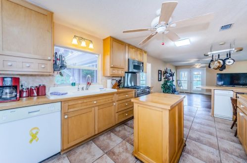 4832 Sunset Blvd, Port Richey FL  34668-6443 exterior