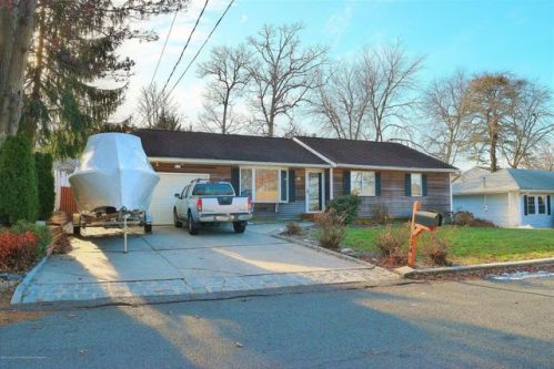 176 Cleveland Ct, Bricktown, NJ 08724-1708