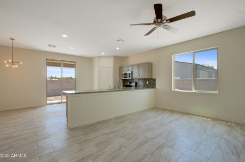 6041 8th Pl, Phoenix AZ  85042-4302 exterior