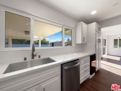 8050 Cherrystone Ave, Van Nuys CA  91402-5415 exterior